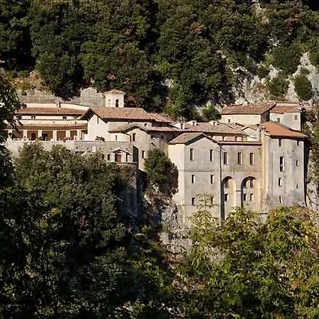 Valle Santa Bed & Breakfast *